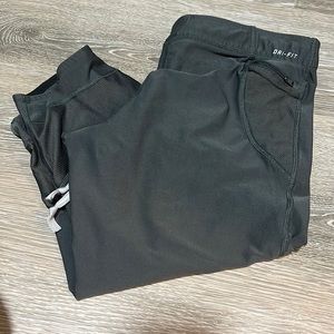 Grey Women’s Nike Tights (hit at knee) Size large